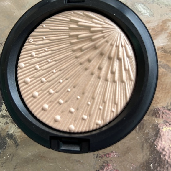 MAC DOUBLE GLAM EXTRA-DIMENSION SKIN FINISH no box brand new - Picture 3 of 3